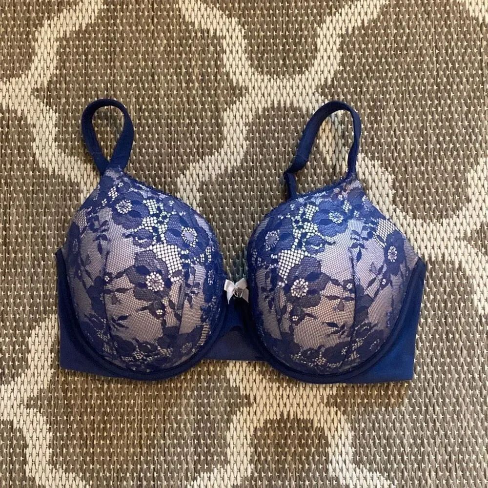 Victoria Secret lined perfect coverageโbra size 34DDD